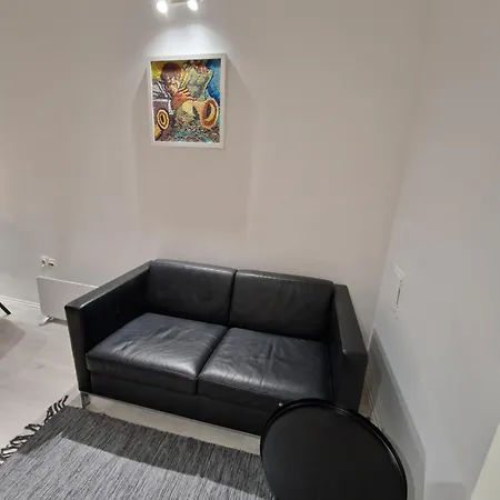 Center Apartment *